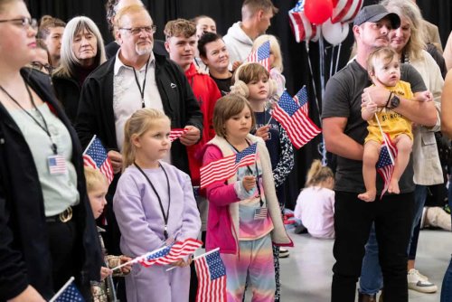 First group of white South Africans arrive in US for resettlement
