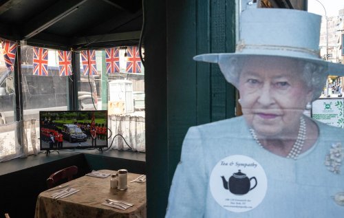 UK man guilty in foiled 2021 crossbow attack on queen