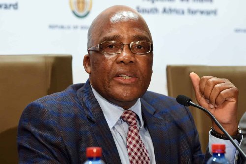 Motsoaledi calls for action against those who knowingly employ illegal foreigners