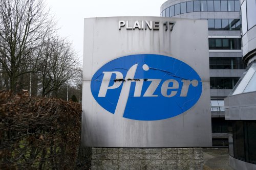 EU looks into approving Pfizer jab for Covid variants