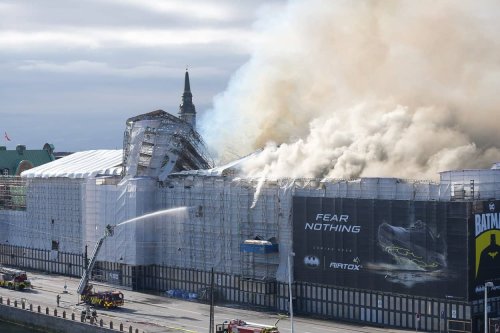 Massive fire engulfs Copenhagen’s historic stock exchange
