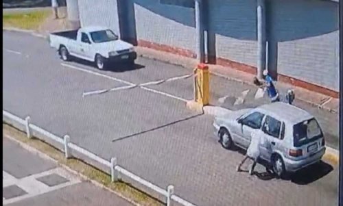 WATCH: Gatvol robbery victim runs over thief