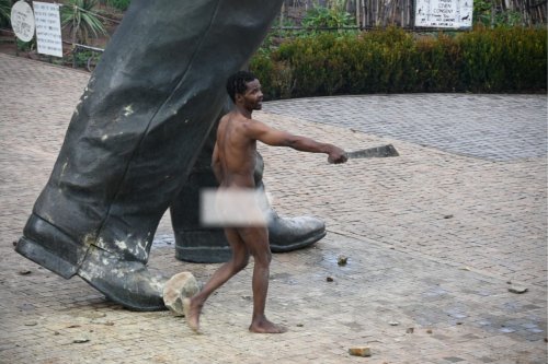 PICS: Naked machete-wielding man demands to see Ramaphosa