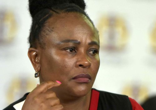 ‘They are playing for time’ – Mkhwebane trying to hold on until her term of office expires
