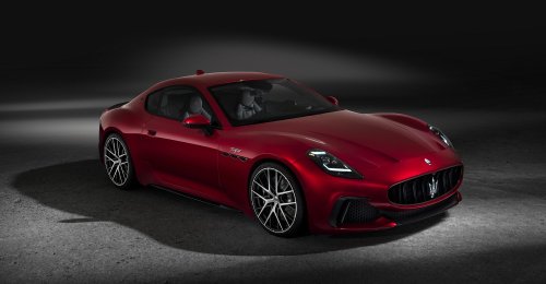 Maserati GranTurismo returns wearing a new suit with shock