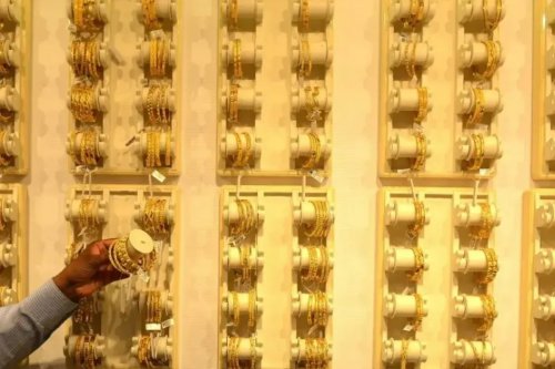 UK retail investors flock to gold amid market uncertainty