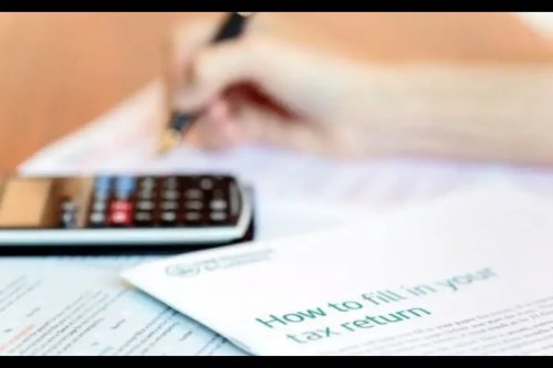 Small firms splash out £25bn on tax compliance as HMRC accused of ‘poor service’