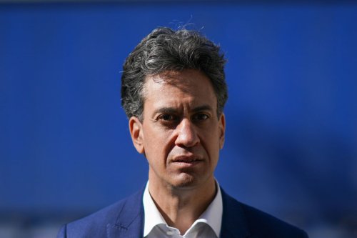 Labour's Ed Miliband urges government to investigate power trading firms