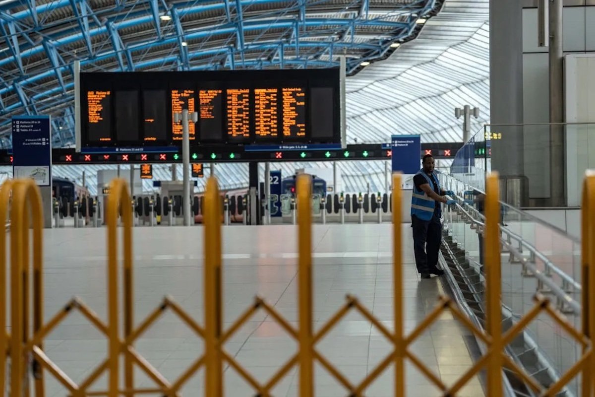 More strikes in the new year as train drivers to walk out on 5 January