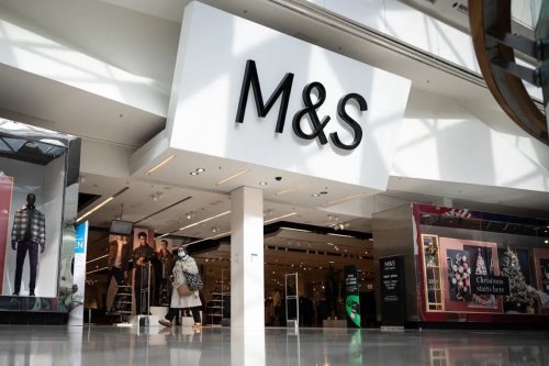Marks and Spencer announces bumper £15m pay package for its 40,000 frontline staff
