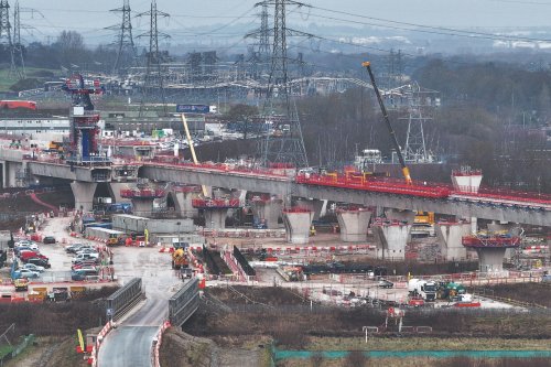 HS2 should not re-negotiate contracts, says Balfour Beatty boss