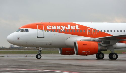 EasyJet shrinks losses as it braces for rocketing fuel prices next year