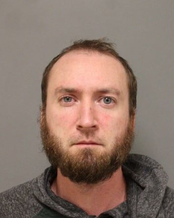 Longueuil elementary school teacher accused of luring dozens of teenage girls
