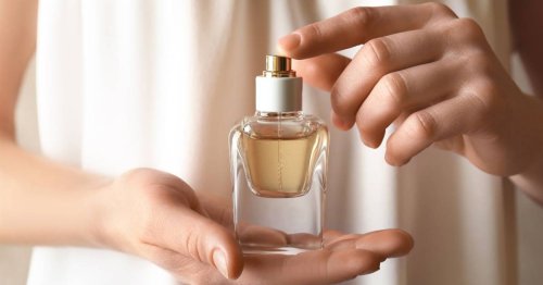10 perfumes frescos de mujer que duran todo el día