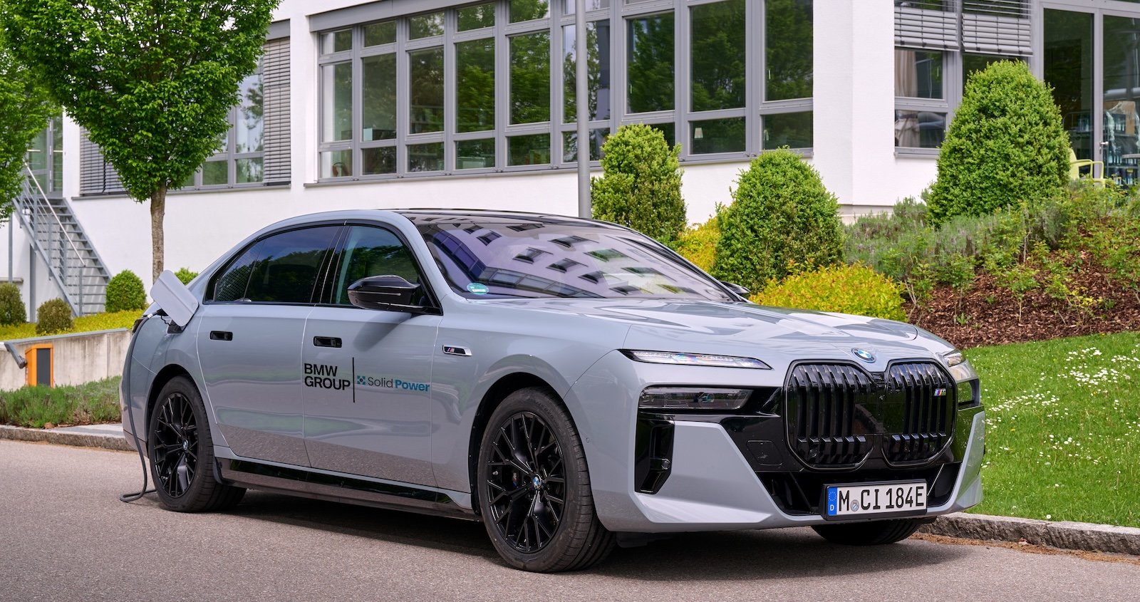 100% Solid-State EV Batteries Seal The Deal: No More Gasmobiles