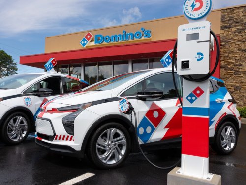 Domino’s Adding 800 Chevy Bolt EVs To Its Delivery Fleet