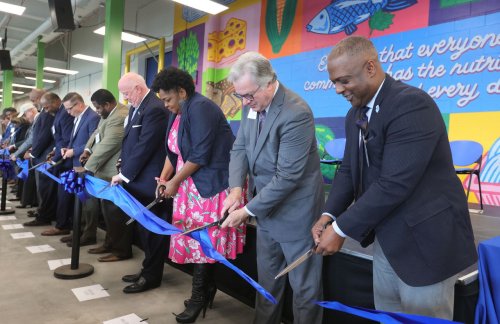 greater-cleveland-food-bank-opens-on-200-000-square-foot-distribution