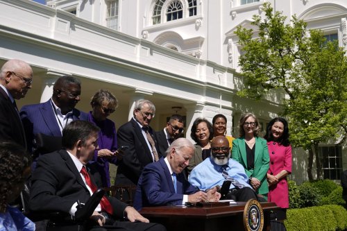 president-joe-biden-signs-executive-order-aimed-at-increasing-access-to-child-and-home-care