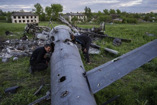 Ukraine evacuates fighters from steel plant in Mariupol