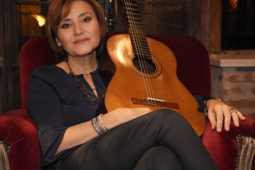 Grammy-nominated classical artist Berta Rojas’ guitar returned after being stolen in Cleveland