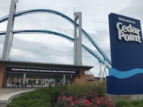 Couple engages in sex act while waiting in line at Cedar Point, police say