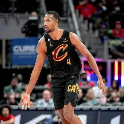 Cavaliers want Evan Mobley to take — and make — more 3-point shots ...