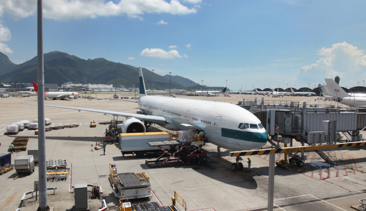 Over 775 flights delayed, 52 canceled amid widespread U.S. travel disruptions