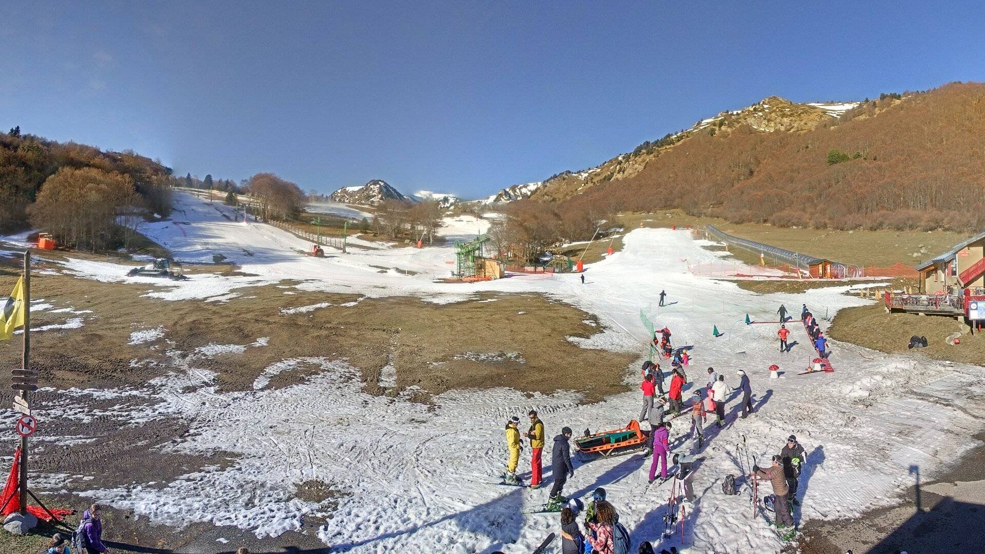 Climate Change Threatens Future of Ski Resorts Amid Low Snowfall