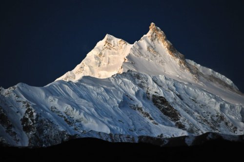 Hilaree Nelson is Missing on Manaslu After a Deadly Day on the Mountain