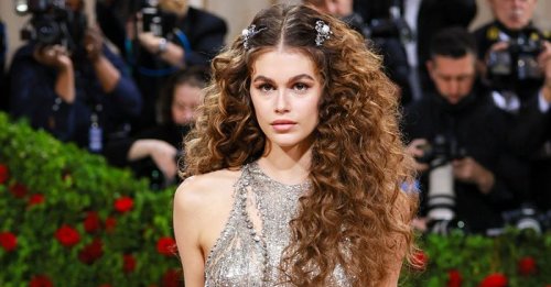 Every Breathtaking Red Carpet Look From the 2022 Met Gala - cover