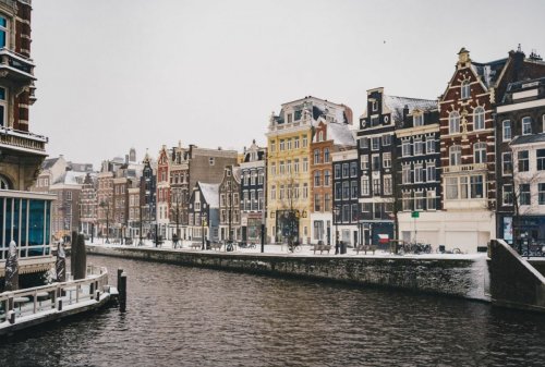 Kunstaktion erfolgreich: Niederländische Bürgermeister fordern Prüfung der Corona-Regeln
