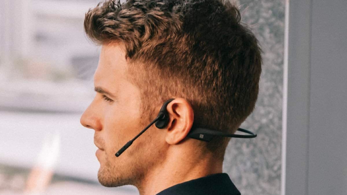 This headset sends sound through your jaw—and it’s great for the blind