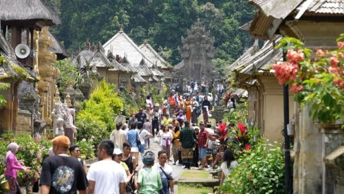 Insight 2024/2025 - Bali: A Paradise Lost?