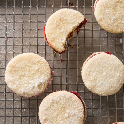 Almond-Raspberry Sandwich Cookies