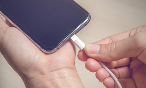 Don't make this mistake when charging your phone