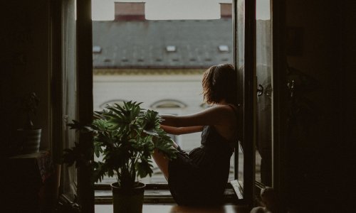 Need To Get Away From Your Narcissistic Family? Here's How, From A Clinical Psychologist