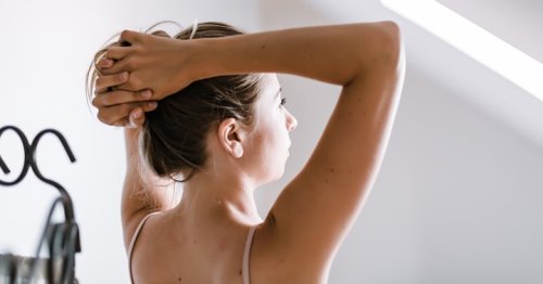 5 Energy-Boosting Stretches To Help Wake You Up On Cold Mornings