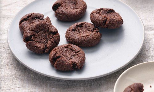 6-Ingredient Chocolate Protein Cookies