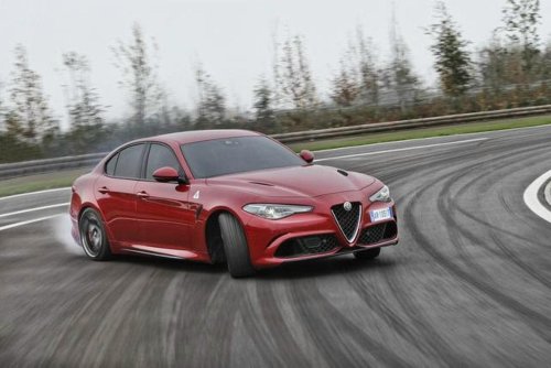 3 drifting Alfa Romeo nel segno della passione | Video