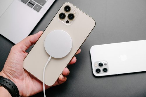Apple : le chargeur MagSafe bénéficie d'une mise à jour, voici comment l'activer