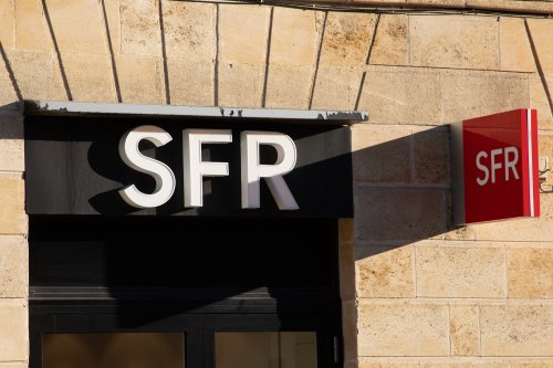 Le réseau fibre de SFR bientôt sous pavillon américain ? Il est convoité par KKR, où siège un certain Xavier Niel