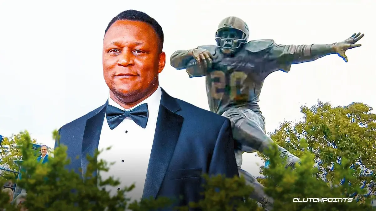 Lions honor Hall of Fame running back Barry Sanders with statue at Ford  Field