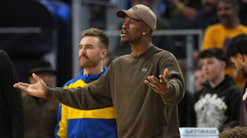 Warriors' Stephen Curry trolls Jimmy Butler over ridiculous Game 3 coat