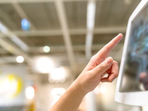 How does the physical customer experience impact the digital cx flipboard
