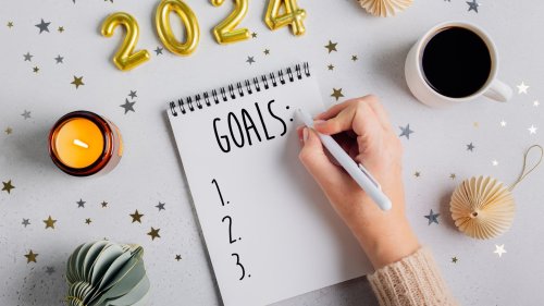 9 financial New Year's resolutions to set now and achieve in the new year