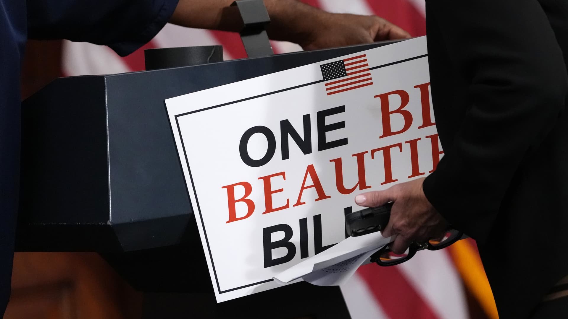 House Republican tax bill favors the rich — how much they stand to gain, and why