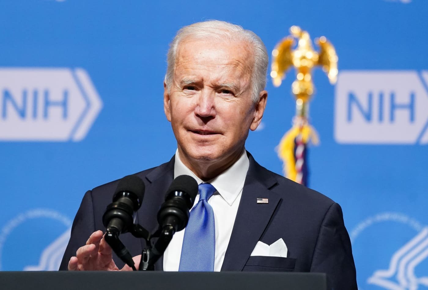 Biden says he doesn't want lockdowns and won't expand vaccine mandates to fight Covid this winter