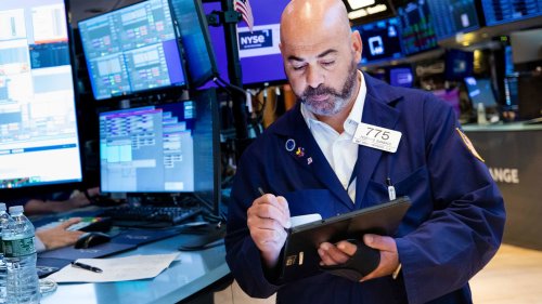 Dow climbs 200 points as Wall Street looks to build on recent gains