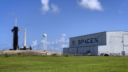 Elon Musk's SpaceX to split its private stock 10-for-1