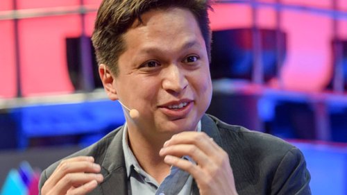 Pinterest CEO Ben Silbermann is stepping down and the stock is up